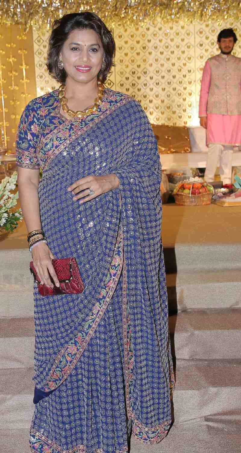 Pinky Reddy wore a blue sequinned saree as she attended a wedding! Sarees