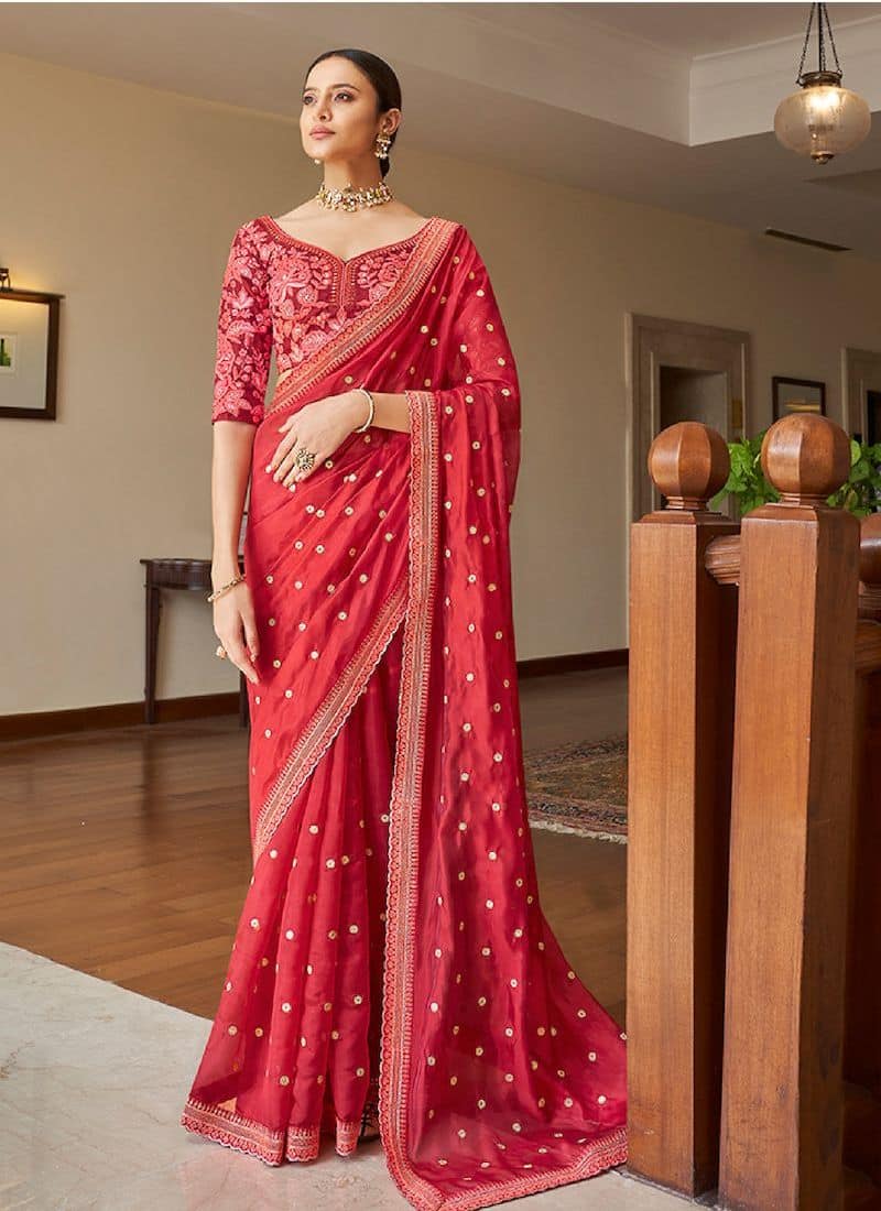 Traditional Meets Trendy: 9 Ethnic Wear Ideas for Makar Sankranti 2023 Sarees