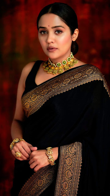 Ananya beautiful kerala actress in black saree Ananya beautiful kerala actress in black saree Fashion