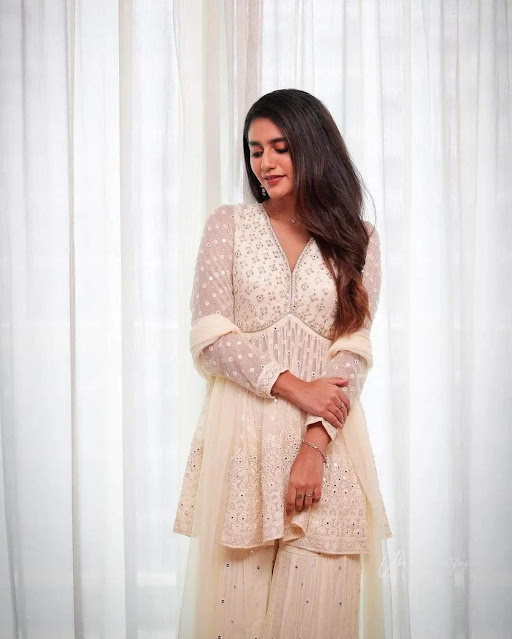 Priya warrier,s new photos gallery Priya warrier,s new photos gallery Fashion