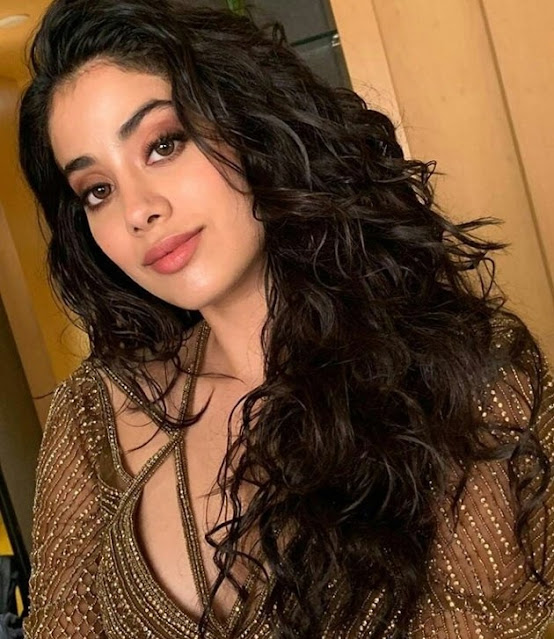 Bollywood Actress Janhvi Kapoor Latest Stills Celebrity Sarees