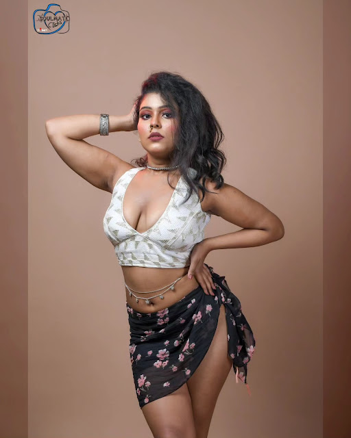 Model Payel Mondal Latest Hot Instagram Pics Celebrity Sarees