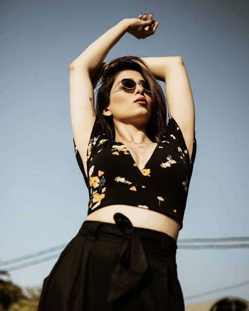 Bollywood Actress Afreen Alvi Latest Hot HD Photoshoot Pics Celebrity Sarees