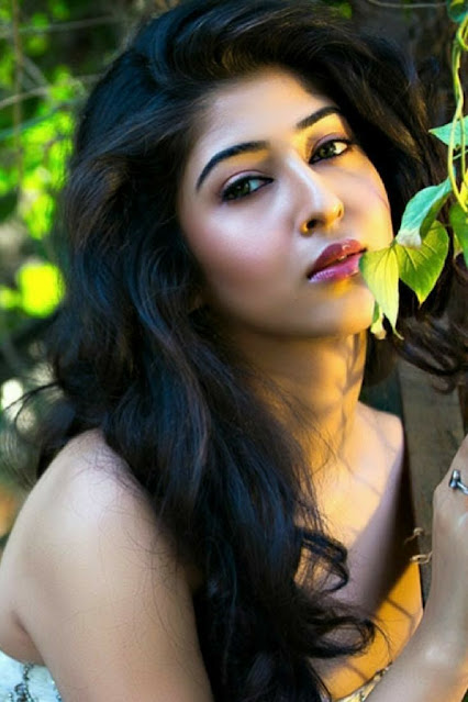 Bollywood Actress Sonarika Bhadoria Turns Up the Heat in Hot Photoshoot Bollywood Actress Sonarika Bhadoria Turns Up the Heat in Hot Photoshoot Womens Fashion