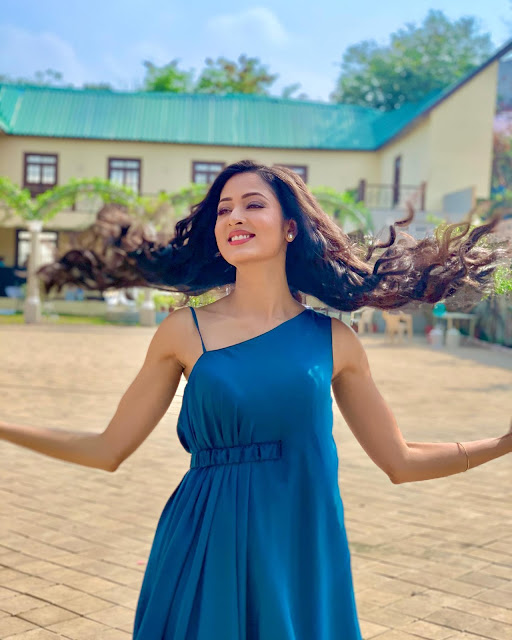 Bollywood Actress Vidisha Srivastava Latest Hot Pics Celebrity Sarees