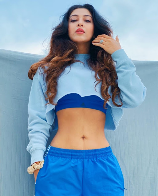 Sonarika Bhadoria’s Latest Hot Photos: A Bollywood Sensation Celebrity Sarees