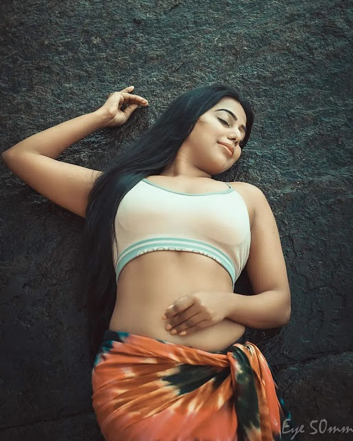 Beachside Beauty: Latest Stills of Chami Ku Celebrity Sarees