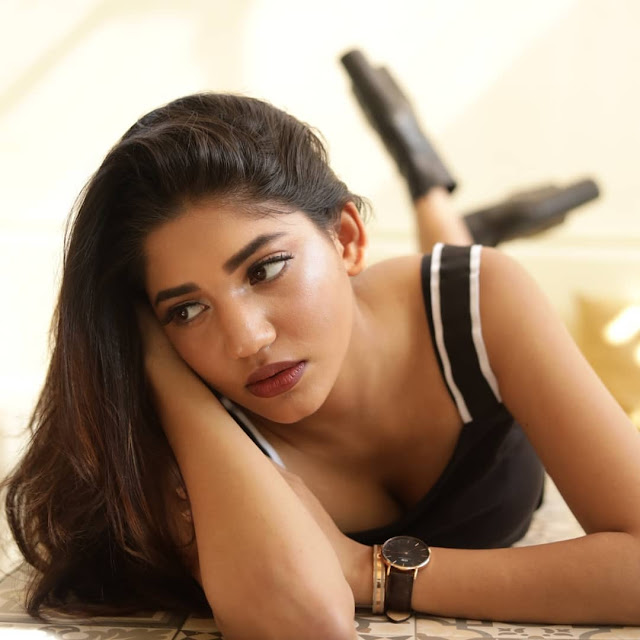 Bollywood Actress Sonakshi Sinha’s Latest Bold Photoshoot Celebrity Sarees