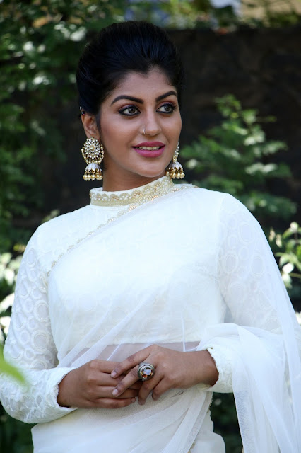 Yashika Aannand’s Elegant Look in a White Saree Celebrity Sarees