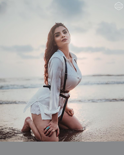 Anveshi Jain's Stunning Beach Photoshoot in HD Celebrity Sarees