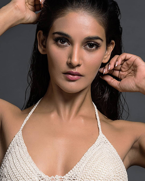 Mukti Mohan Dazzles in Her Latest Hot Pics Beauty