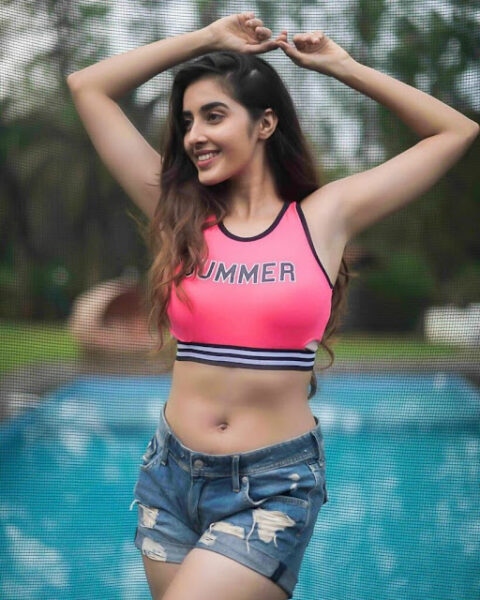 Simrat Kaur Stuns in Her Hot Bollywood Pics Simrat Kaur Stuns in Her Hot Bollywood Pics Beauty