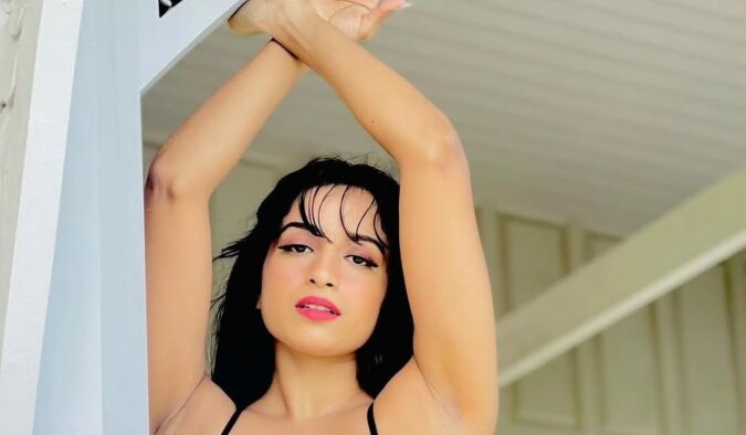 Pooja Bhalekar Stuns in Her Latest Hot Photoshoot Celebrity Sarees