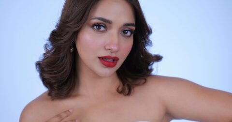 Jiya Shankar Sizzles in Her Latest Hot Pics Celebrity Sarees