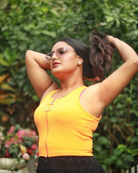 Bong Beauty Shyna Khatri Latest Hot Pics in Sleeveless Dress Beauty