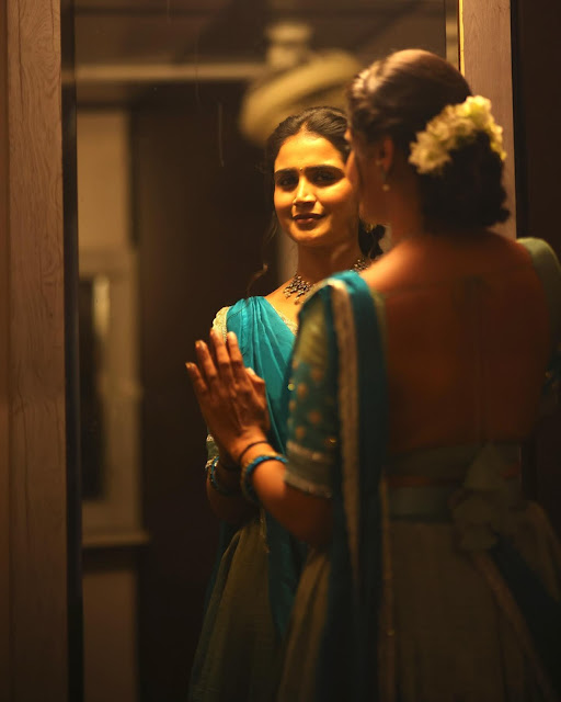 Maa TV Serial Actress Kavya Shree Latest Photoshoot in Saree Beauty