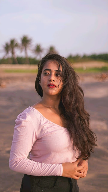 Telugu Instagram Influencer Deepthi Sunaina Hot Pics Telugu Instagram Influencer Deepthi Sunaina Hot Pics Beauty