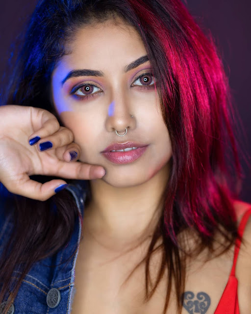 Bollywood Actress Yajnaseni Looks Bold and Beautiful in Latest Photos Celebrity Sarees