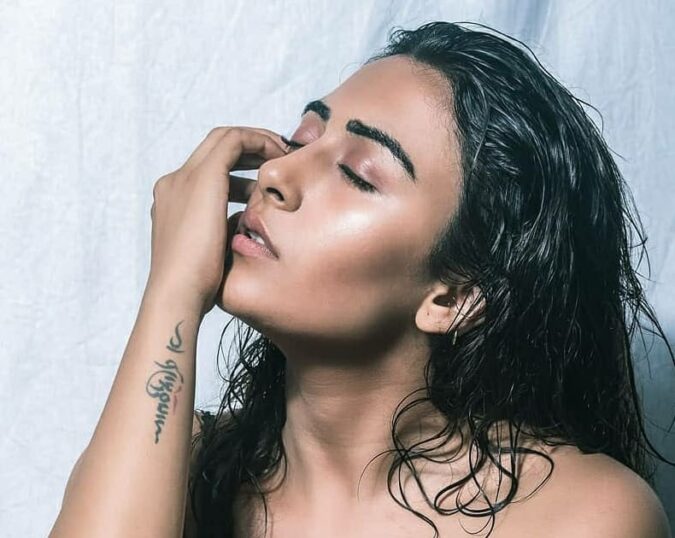 Jinal Joshi Sizzles in Her New Hot Photoshoot Celebrity Sarees