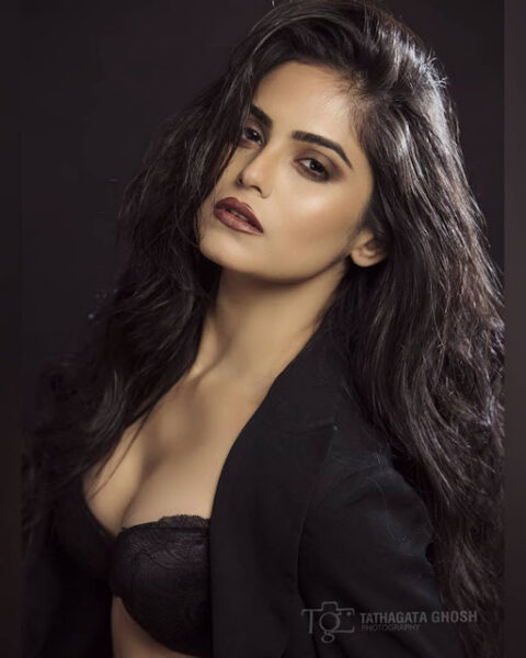 Naina Ganguly's Hot Photoshoot Pics Are Trending Online Celebrity Sarees