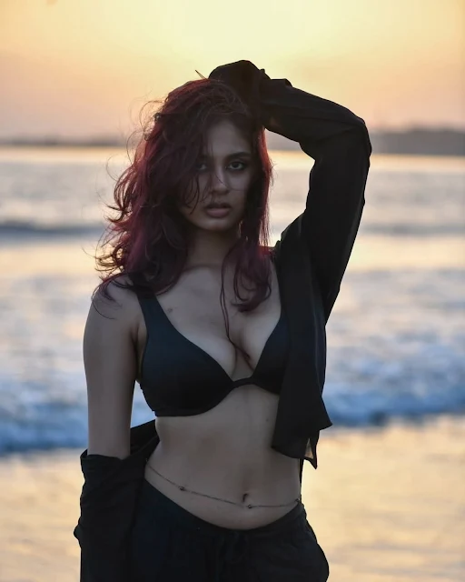 Srushti Bannatti Black Outfit Hot Pics Celebrity Sarees