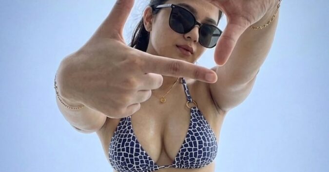 Indian Model Jiya Stylish Look in Printed Bikini Celebrity Sarees