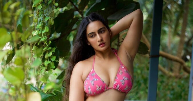 Megha Shukla Hot Pics In Pink Bikini Top And White Maxi Skirt Celebrity Sarees