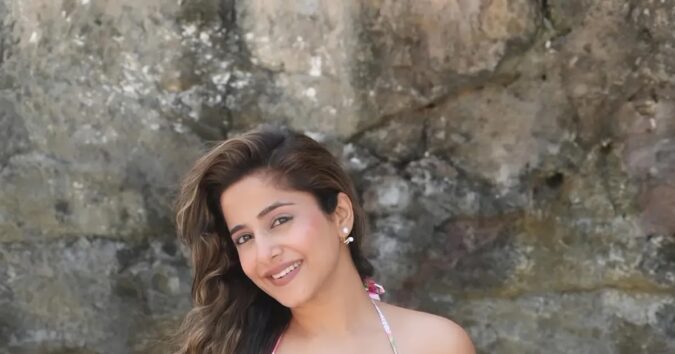 Bollywood Actress Kate Sharma Stylish Look in Printed Bikini Celebrity Sarees