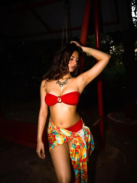 Srushti Bannatti Tropical Bikini Fashion Srushti Bannatti Tropical Bikini Fashion Celebrity Sarees